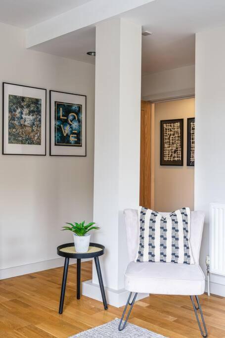 Stunning 2 Bedroom Apartment In Converted Chapel Bath Kültér fotó